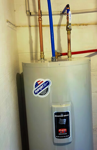 https://kelmscotthotwater.com.au/uploads/2025/06/electric-hot-water-system-32554.jpg