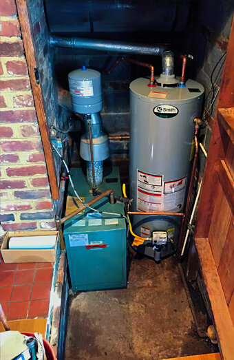 https://kelmscotthotwater.com.au/uploads/2025/06/gas-hot-water-system-50310.jpg