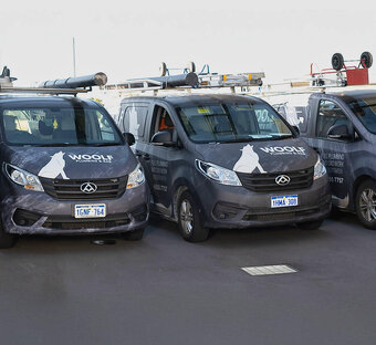 https://kelmscotthotwater.com.au/uploads/2025/06/group-of-vans.jpg