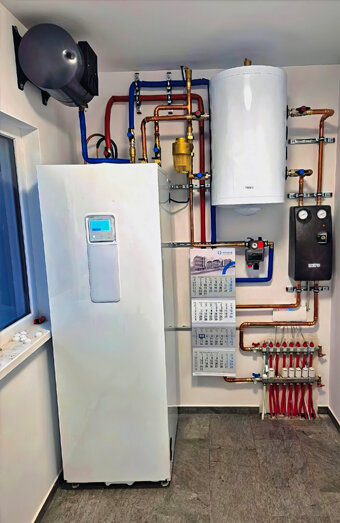 https://kelmscotthotwater.com.au/uploads/2025/06/hot-water-13140.jpg