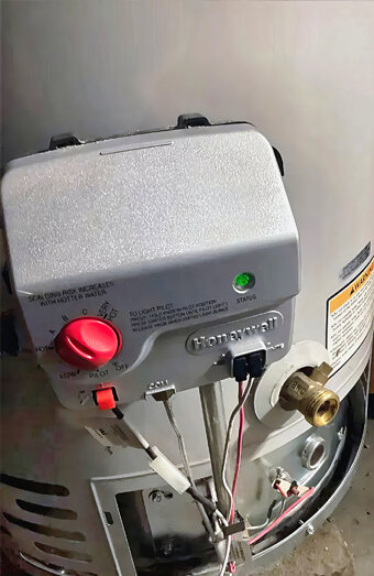 https://kelmscotthotwater.com.au/uploads/2025/06/hot-water-39728.jpg